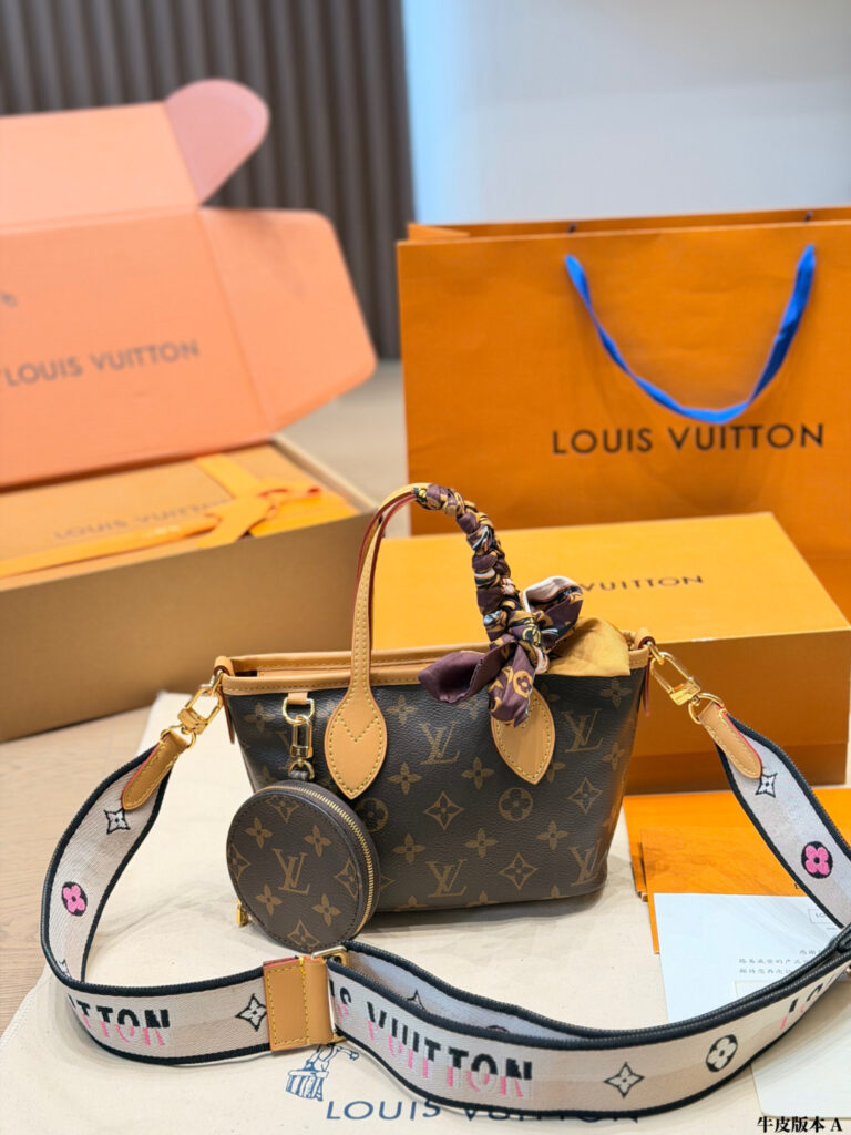 Louis Vuitton 564507 Bag Size 18