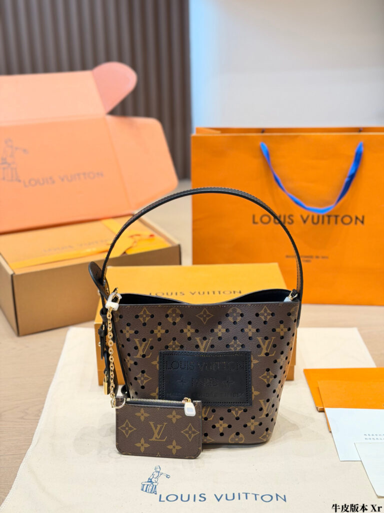 Louis Vuitton 564512 Bag Size 19, 18, 12
