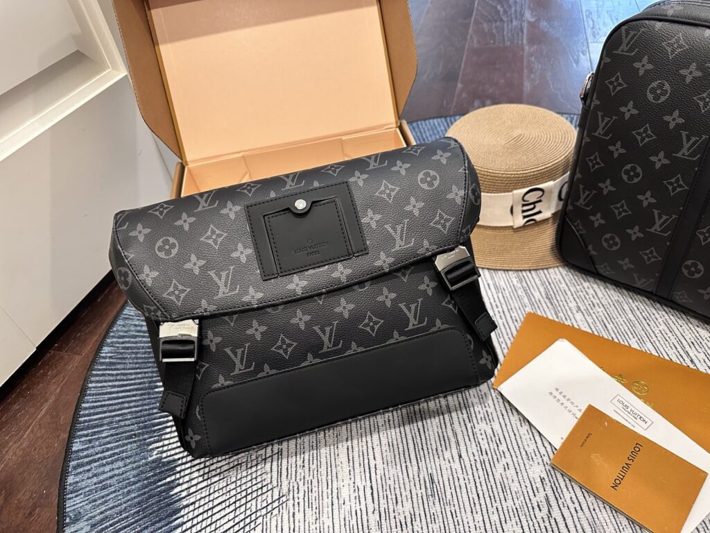 Louis Vuitton 564616 Bag Size 25