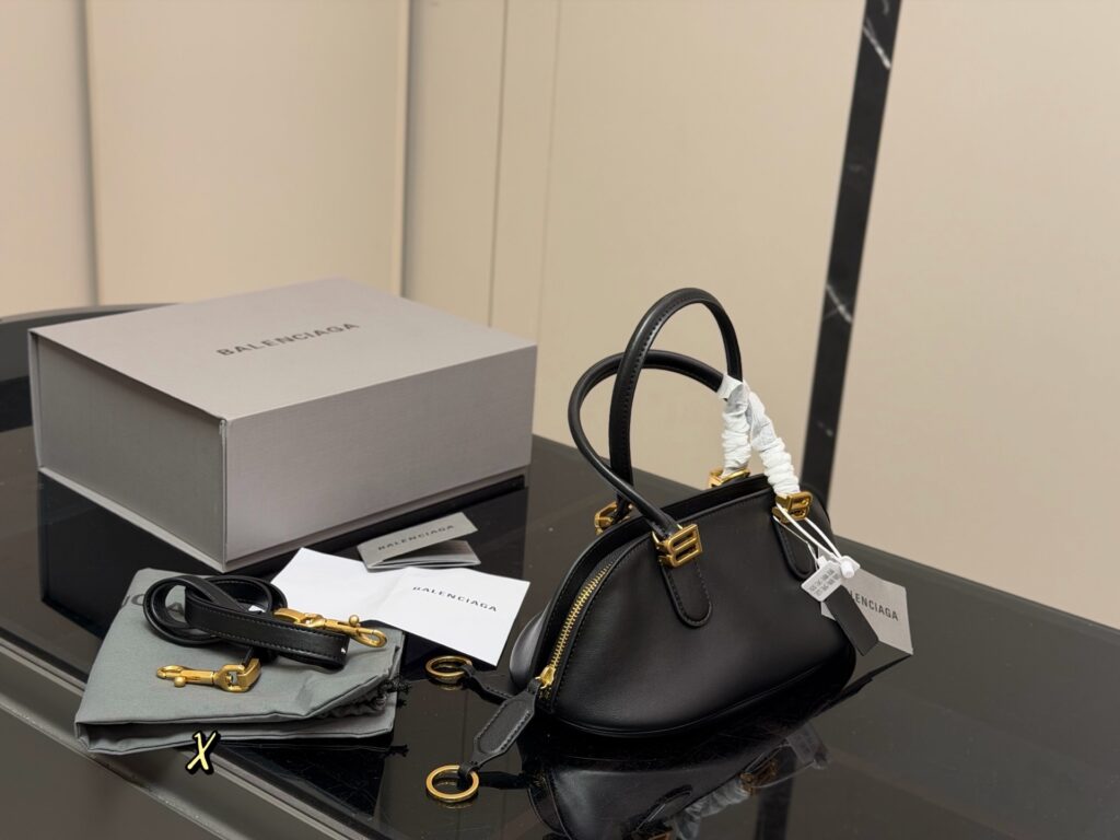 Balenciaga 564691 Bag Size 29