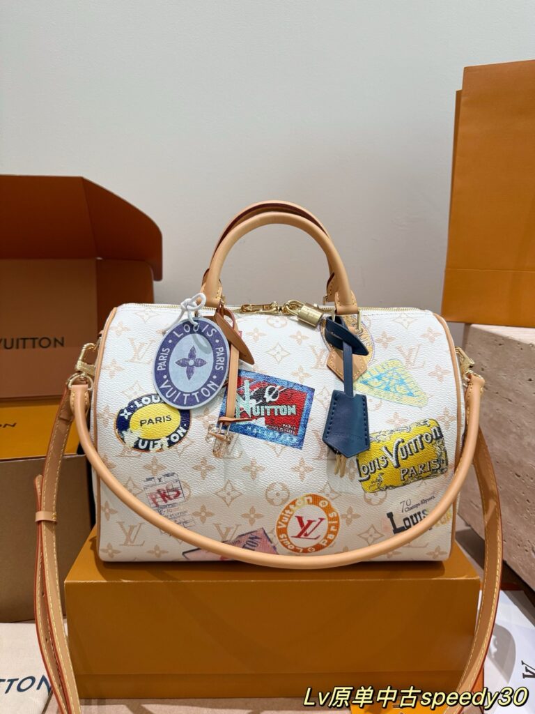 Louis Vuitton 564734 Bag Size 30, 21