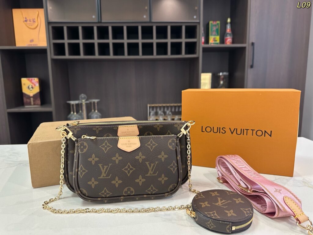 Louis Vuitton 564881 Bag Size 23