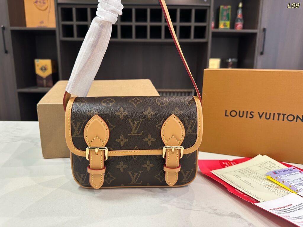 Louis Vuitton 564925 Bag Size 19