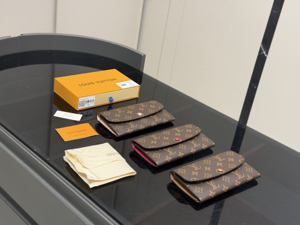 Louis Vuitton 565594 Bag Size 18
