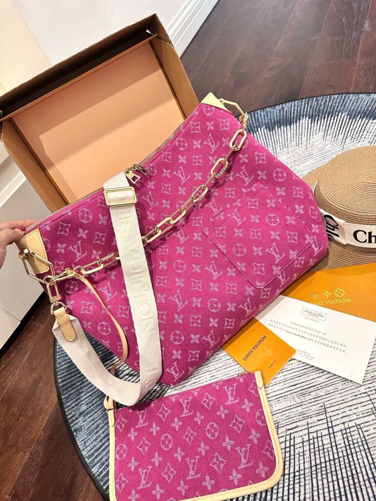 Louis Vuitton 565603 Bag Size 34, 33