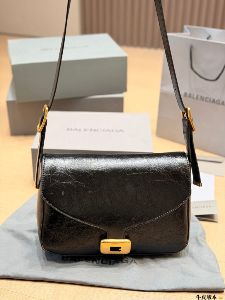 Balenciaga 565664 Bag Size 28