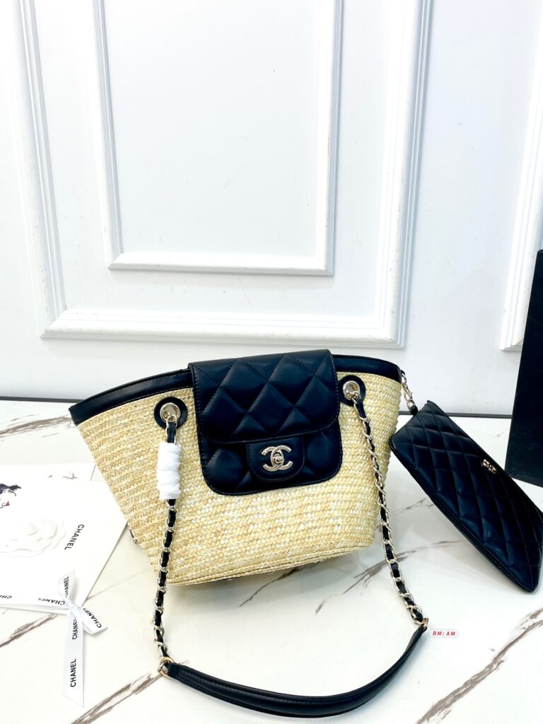 Chanel 565690 Bag Size 20, 12, 18