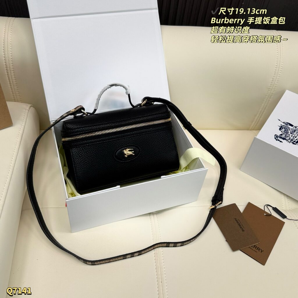 Burberry 565705 Bag Size 19