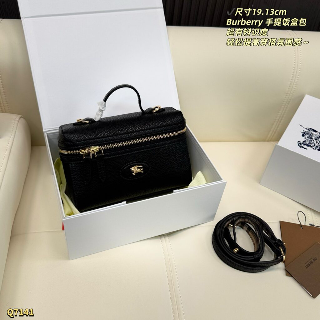 Burberry 565706 Bag Size 19