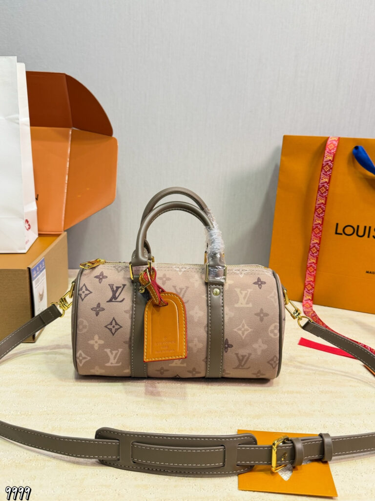 Louis Vuitton 565729 Bag Size 25
