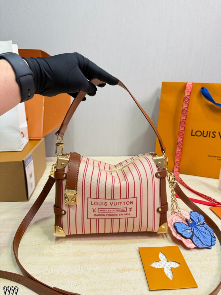 Louis Vuitton 565731 Bag Size 24
