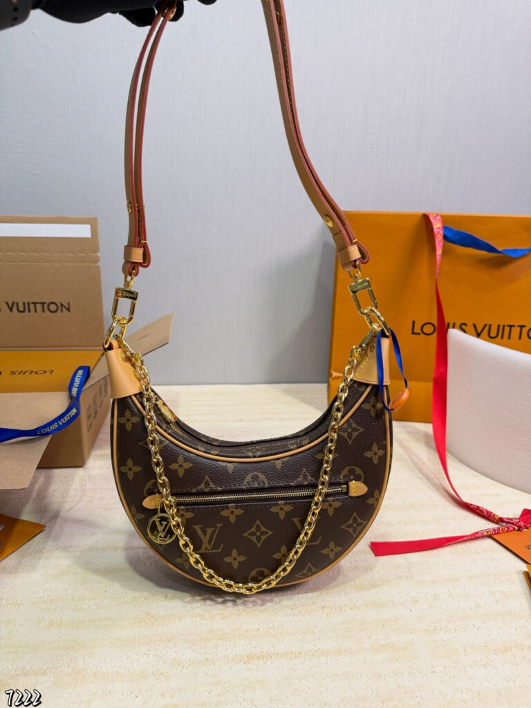 Louis Vuitton 566615 Bag Size 23