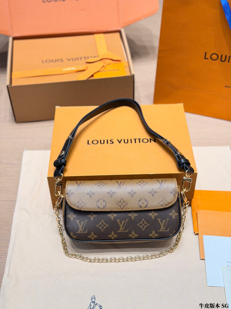 Louis Vuitton 566680 Bag Size 22