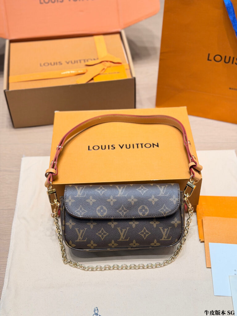 Louis Vuitton 566681 Bag Size 22