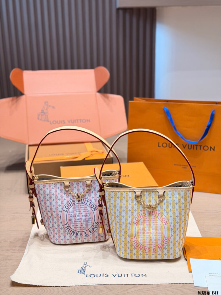 Louis Vuitton 566682 Bag Size 19, 18, 12