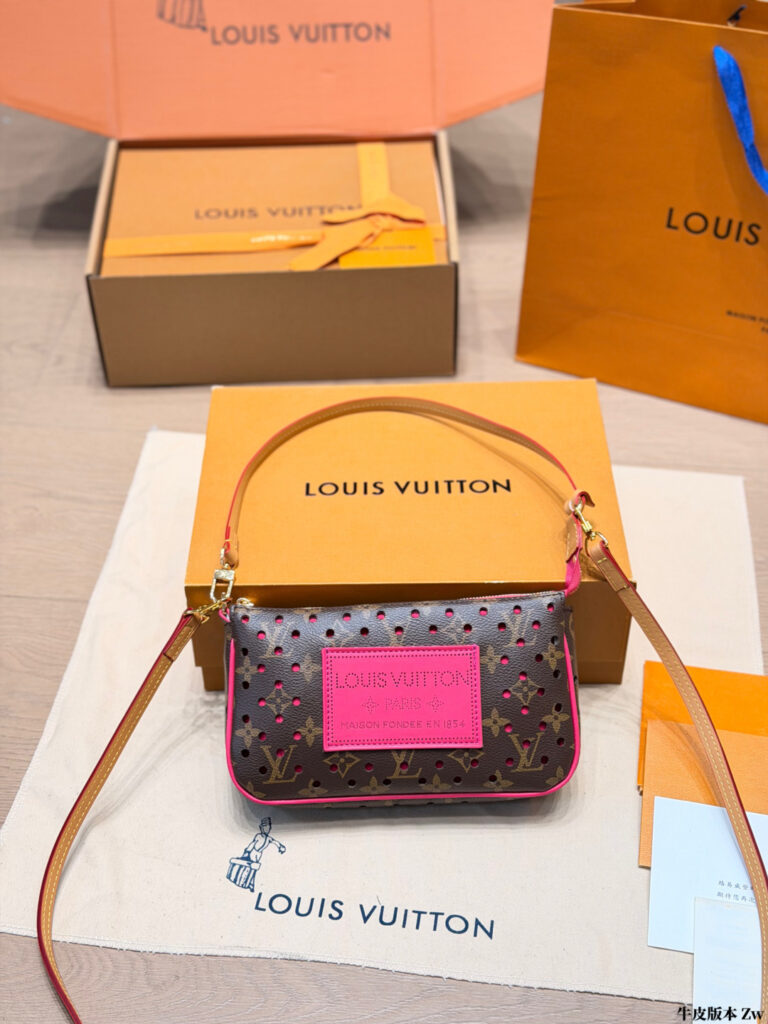 Louis Vuitton 566689 Bag Size 22