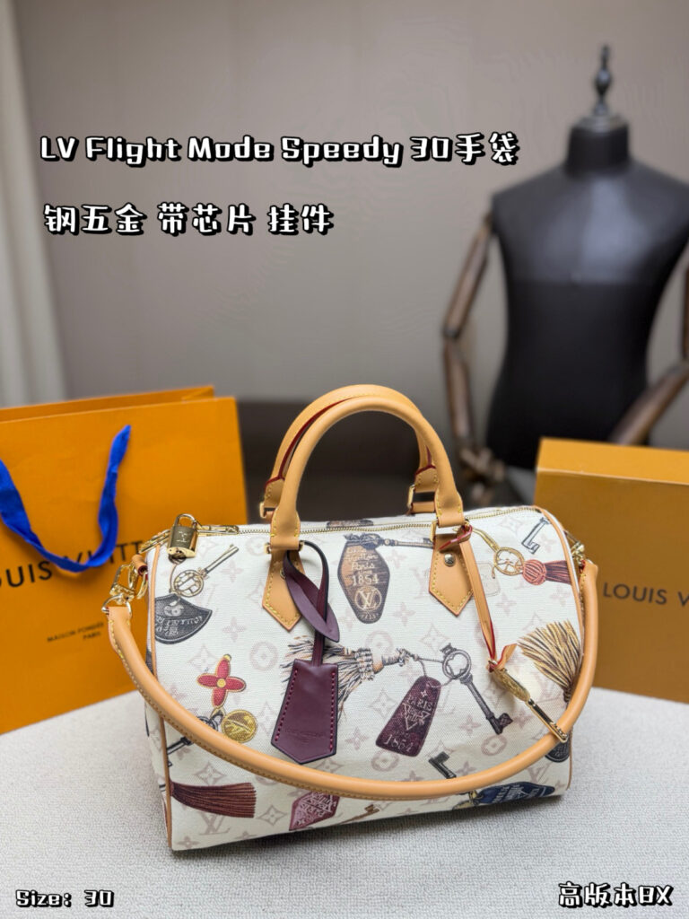 Louis Vuitton 567319 Bag Size 30, 22