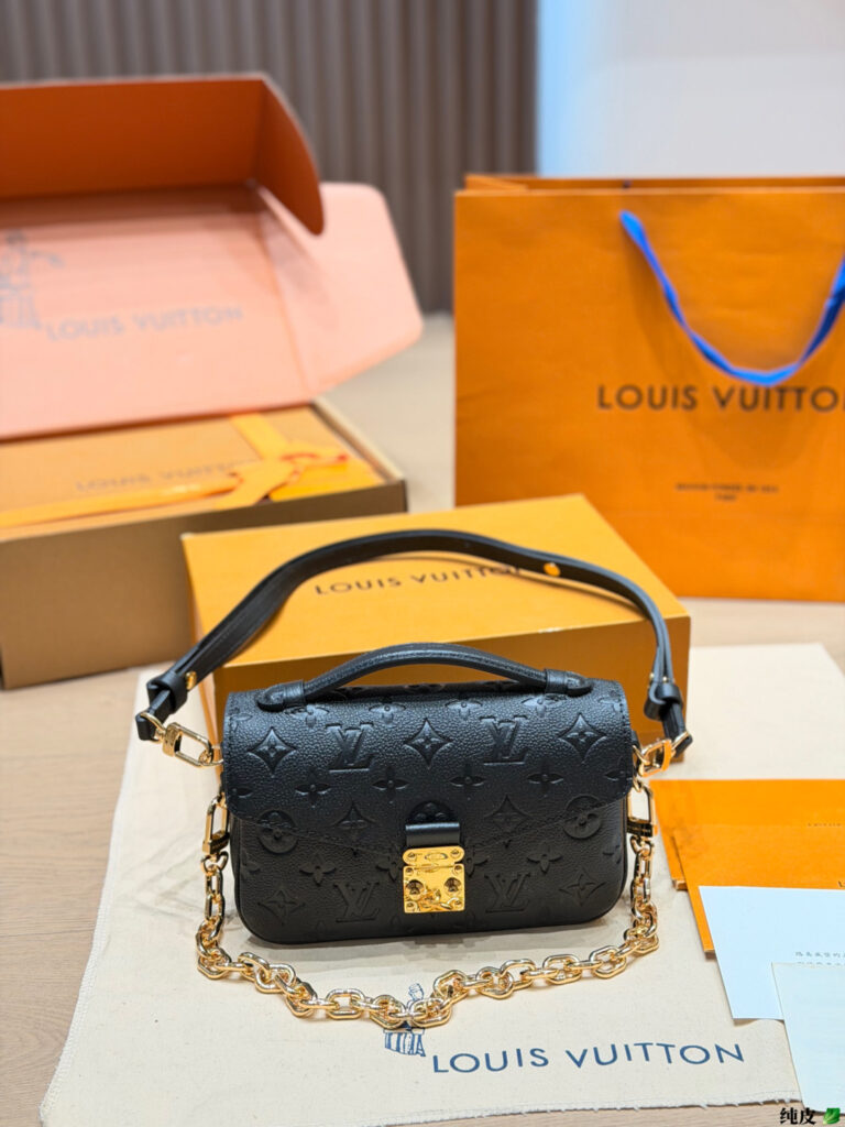Louis Vuitton 567491 Bag Size 20, 12