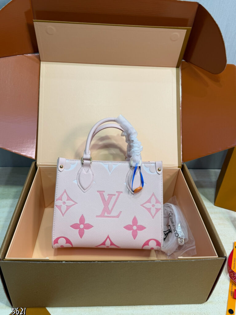 Louis Vuitton 567592 Bag Size 25, 11