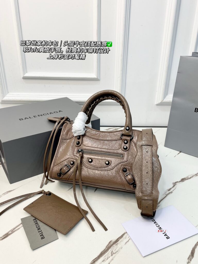Balenciaga 568380 Bag Size 24, 15