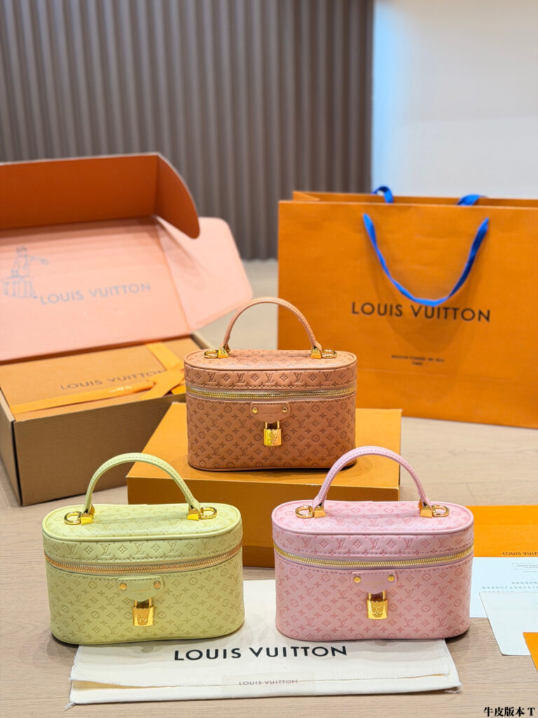 Louis Vuitton 568384 Bag Size 19