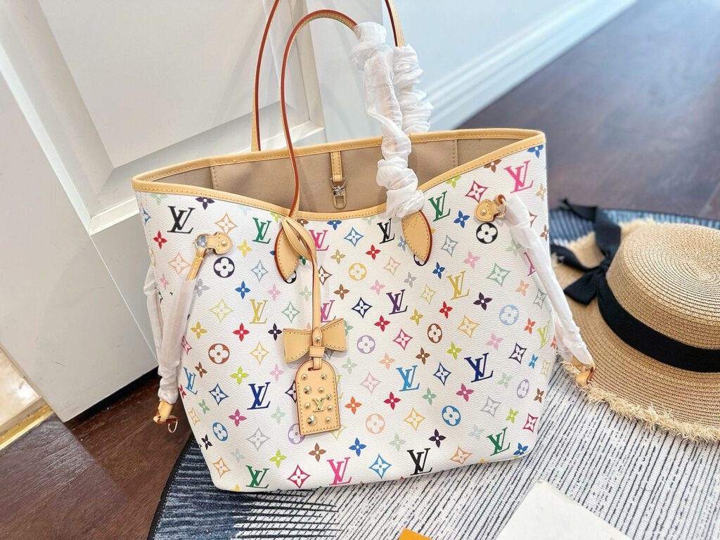 Louis Vuitton 568449 Bag Size 31, 28