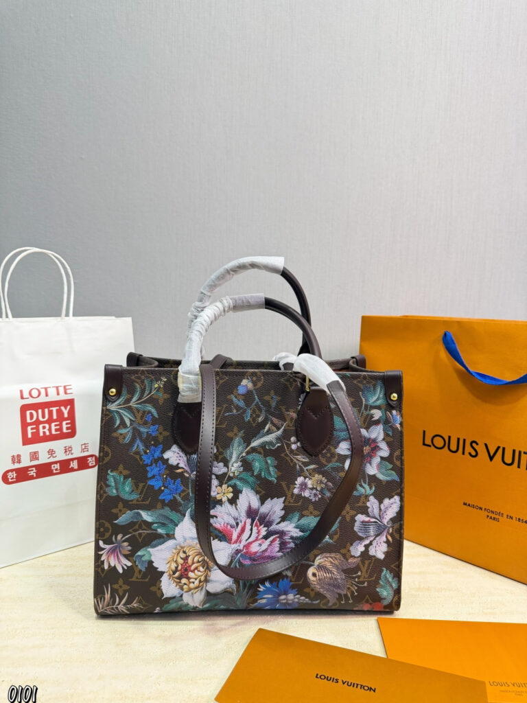 Louis Vuitton 571022 Bag Size 32, 26