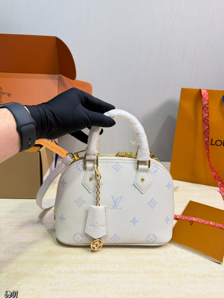 Louis Vuitton 571091 Bag Size 24