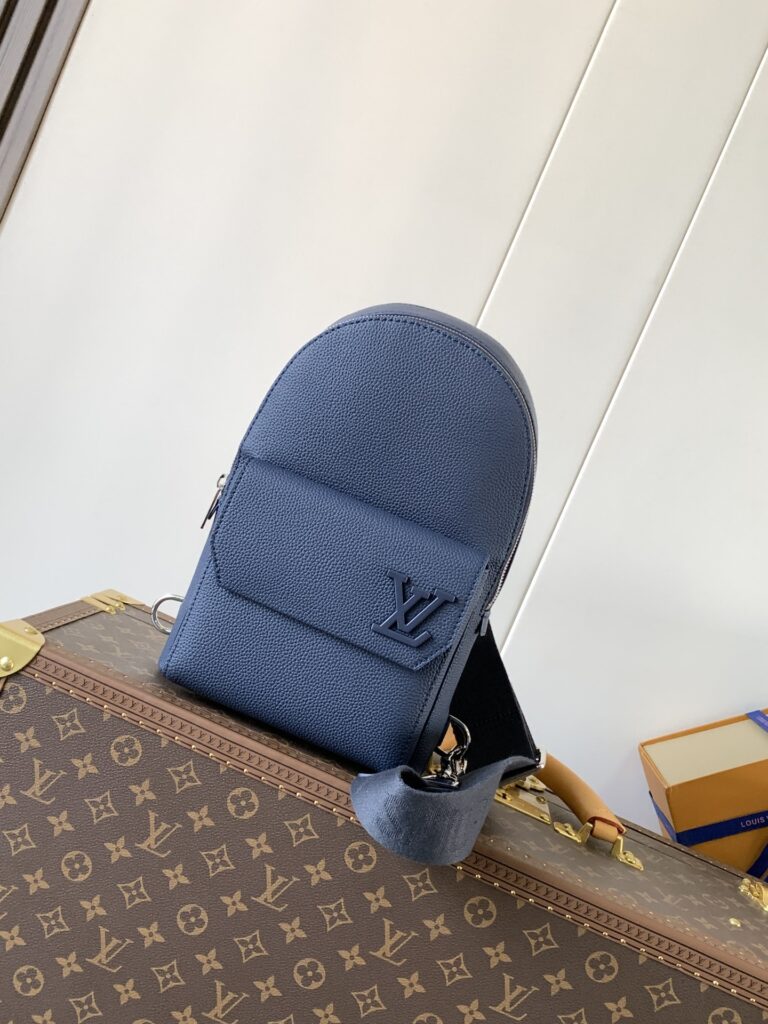 Louis Vuitton 573188 Bag Size 20, 30, 29, 54