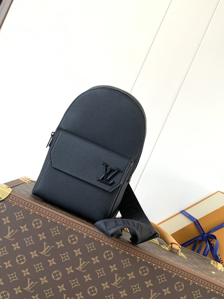 Louis Vuitton 573189 Bag Size 20, 30, 29, 54