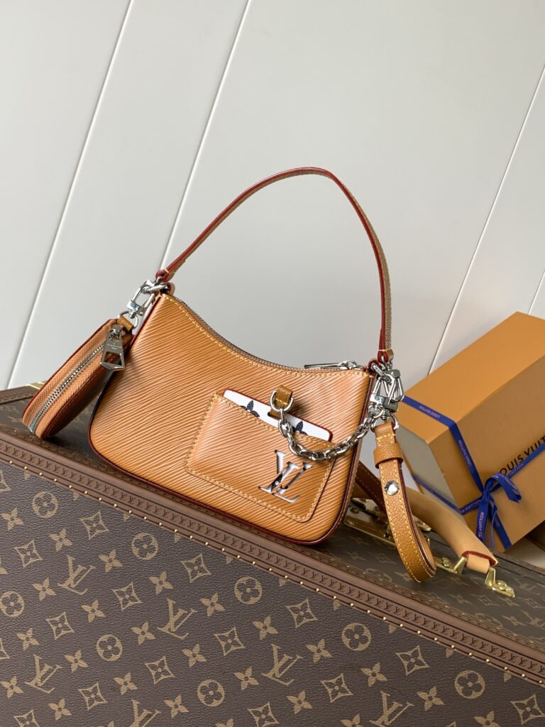 Louis Vuitton 573238 Bag Size 19, 13, 30, 37