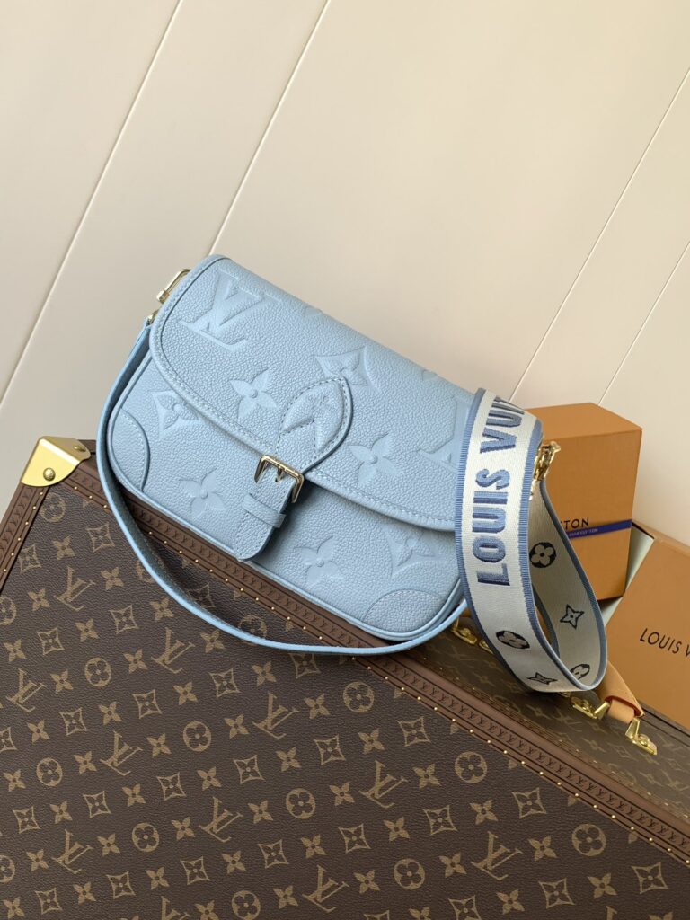 Louis Vuitton 573289 Bag Size 23, 16