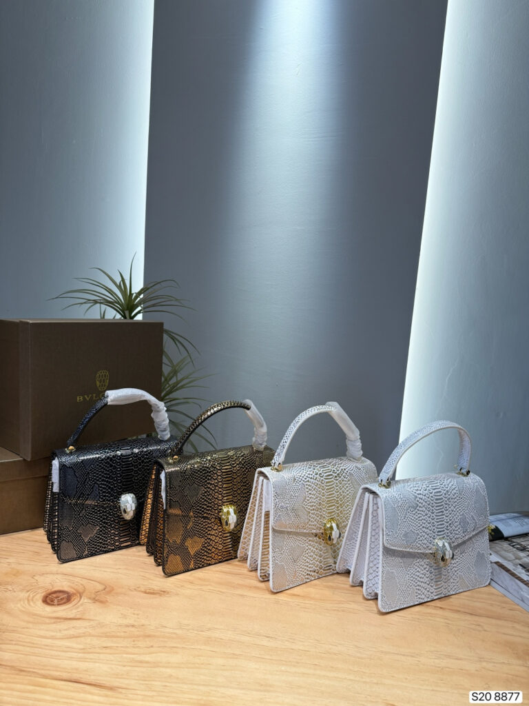 Bvlgari 573602 Bag Size 21, 16