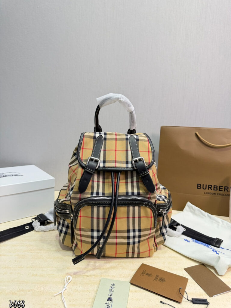 Burberry 575187 Bag Size 28