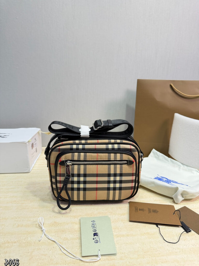 Burberry 575193 Bag Size 21, 15