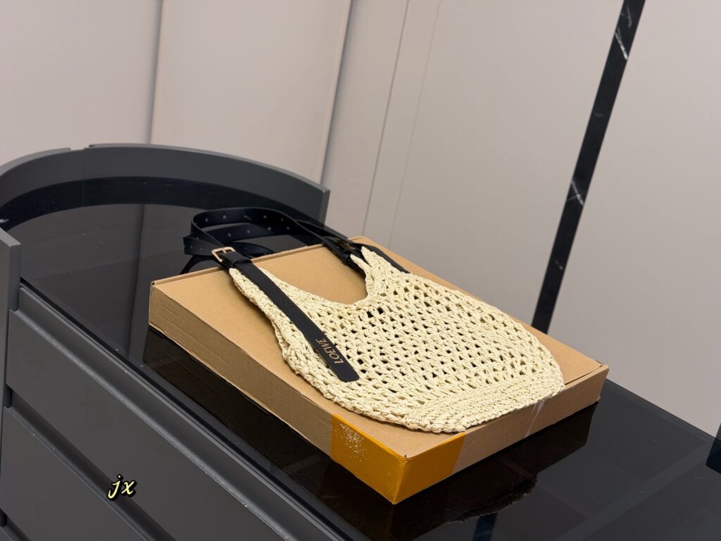 Loewe 575347 Bag Size 35