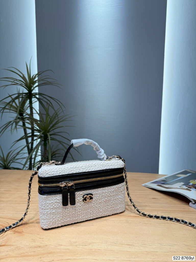 Chanel 575530 Bag Size 19, 12