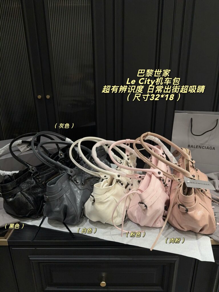 Balenciaga 576554 Bag Size 32, 18
