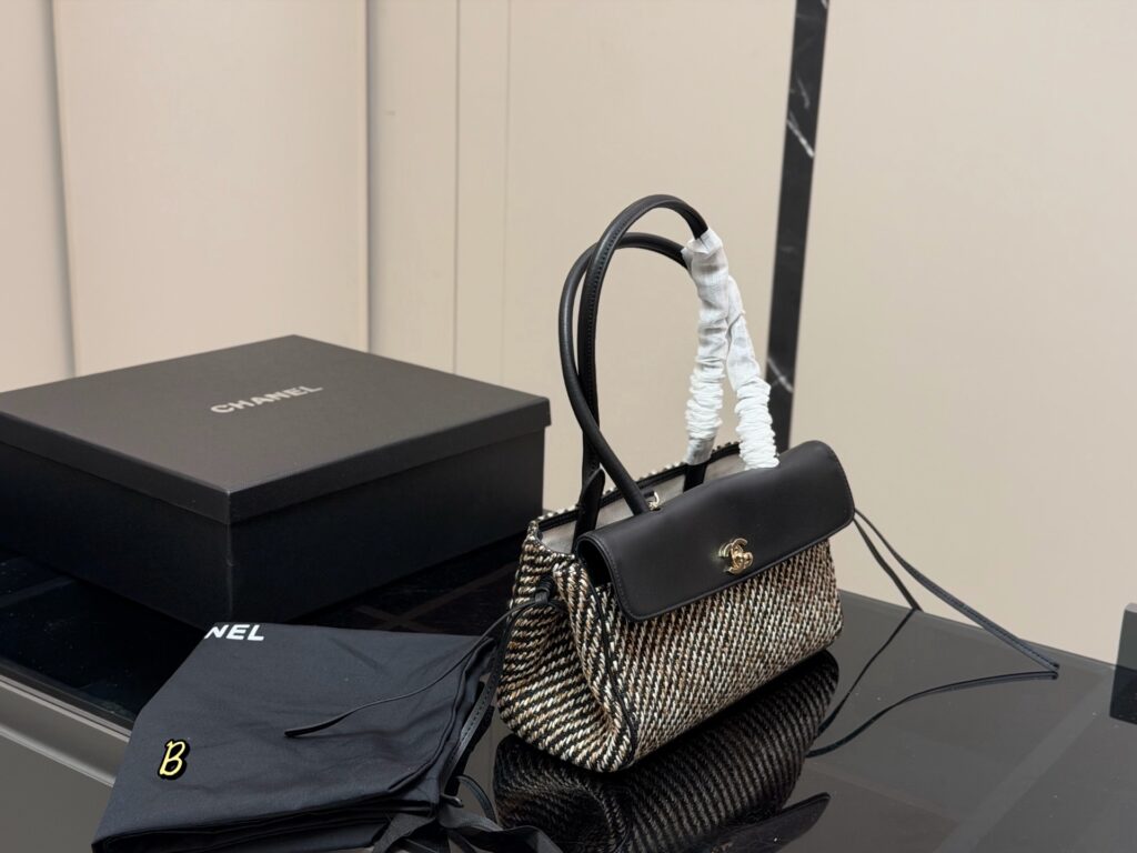 Chanel 577925 Bag Size 31