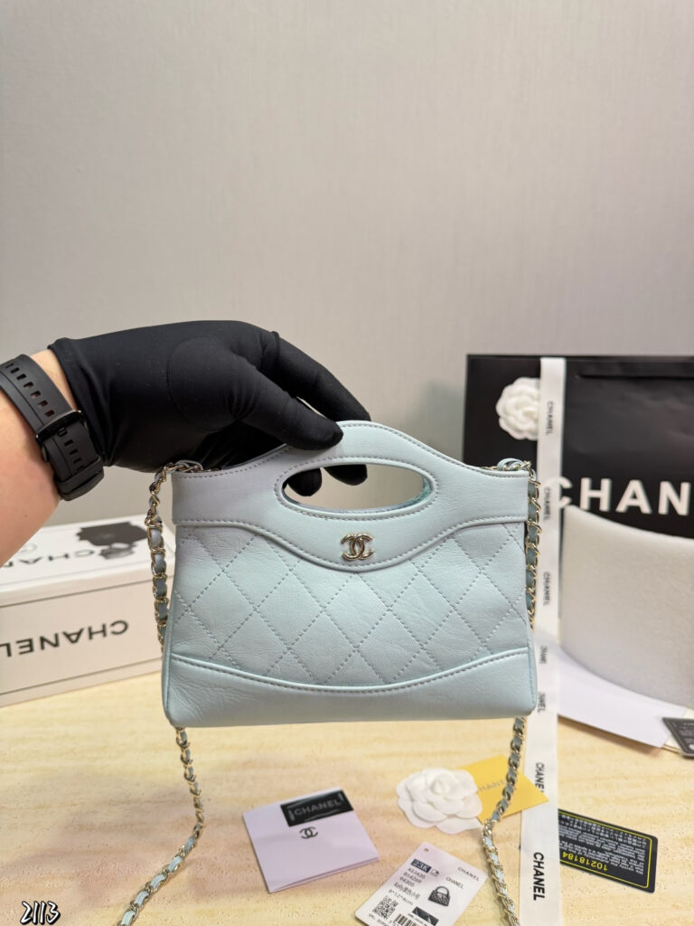 Chanel 579014 Bag Size 17