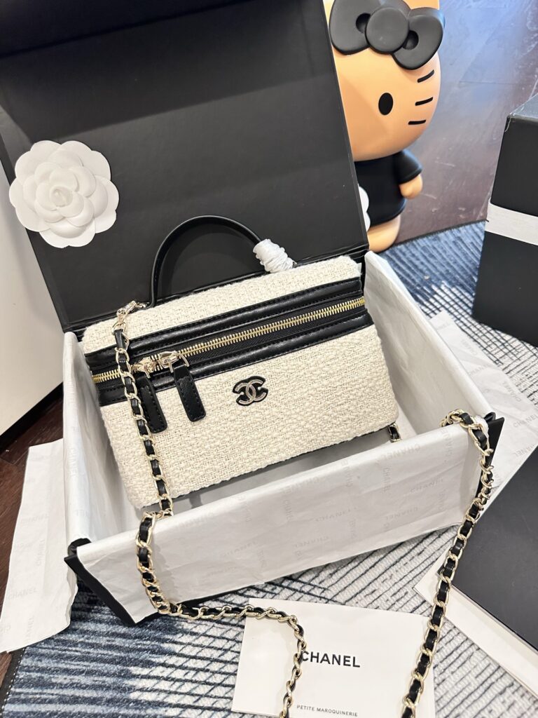 Chanel 579945 Bag Size 19, 13