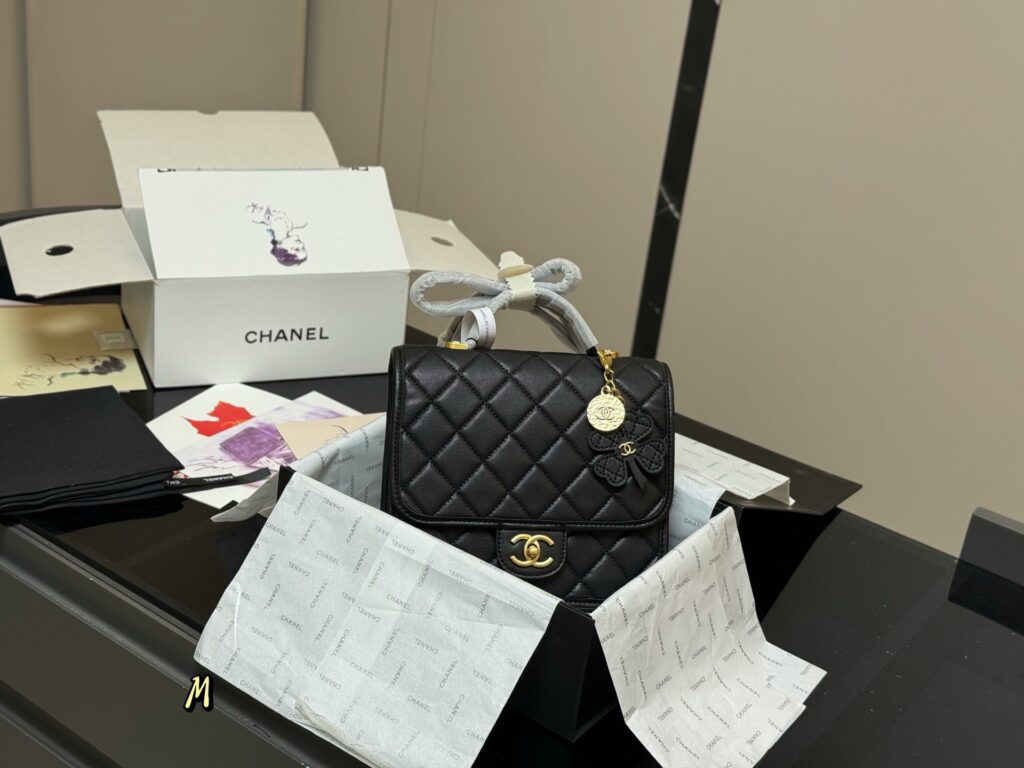 Chanel 581405 Bag Size 22