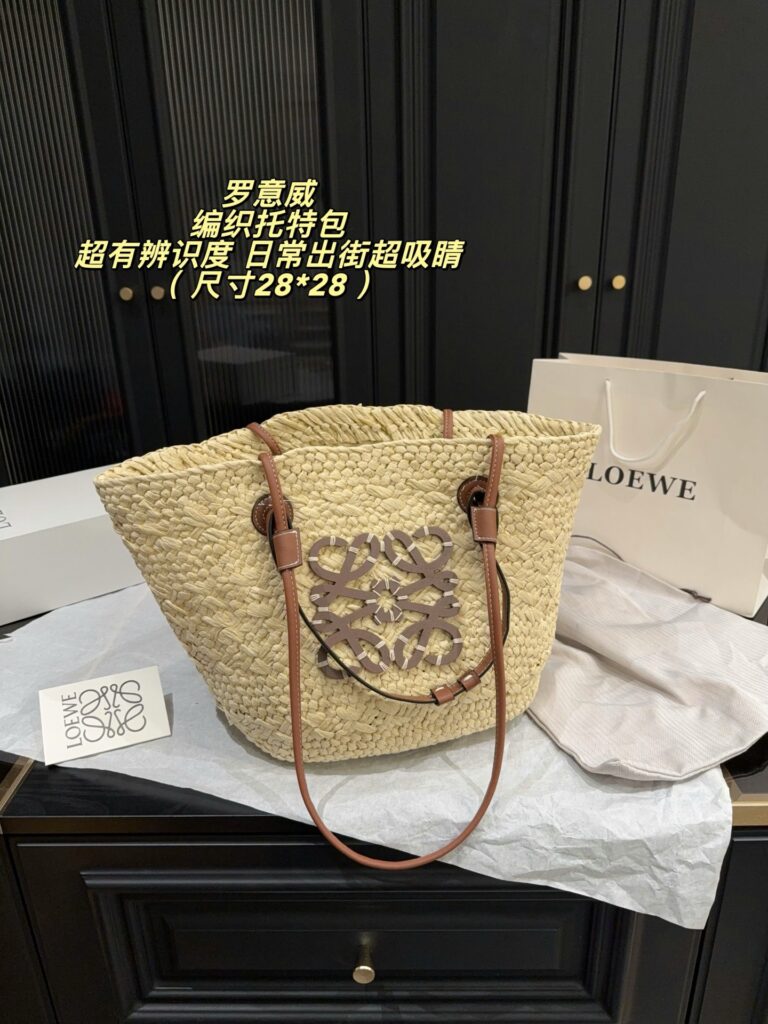 Loewe 581636 Bag Size 28