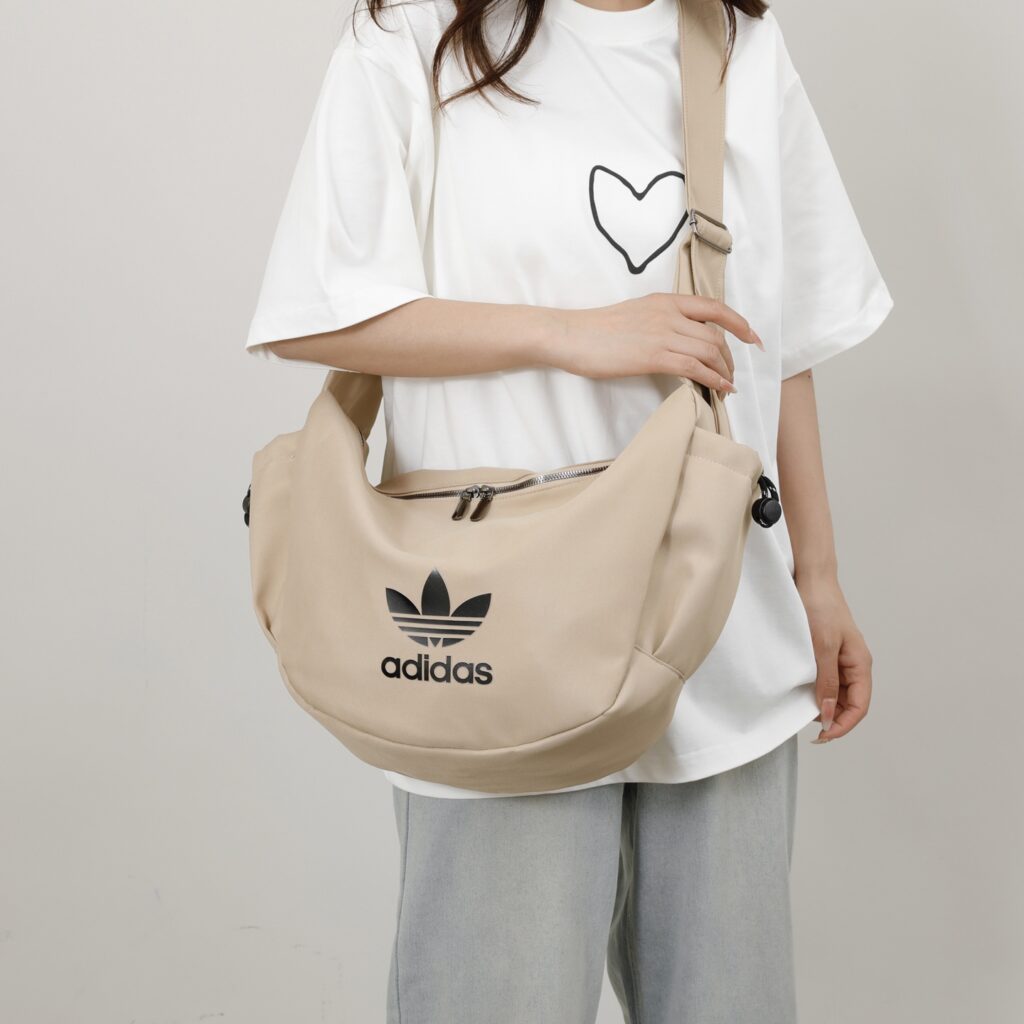 Adidas 633604 Bag Size 49, 28, 27, 12
