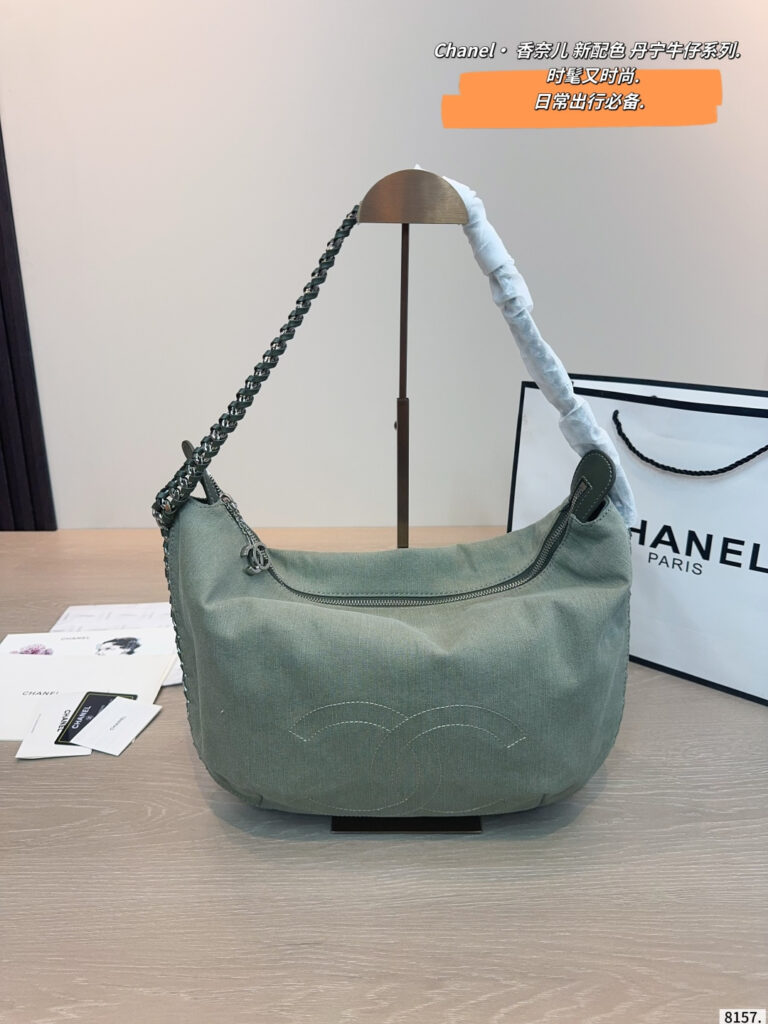 Chanel 719739 Bag Size 40