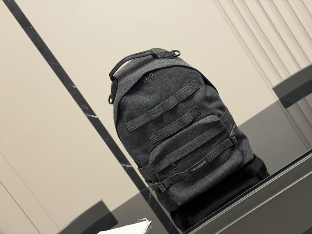 Balenciaga 722054 Bag Size 30