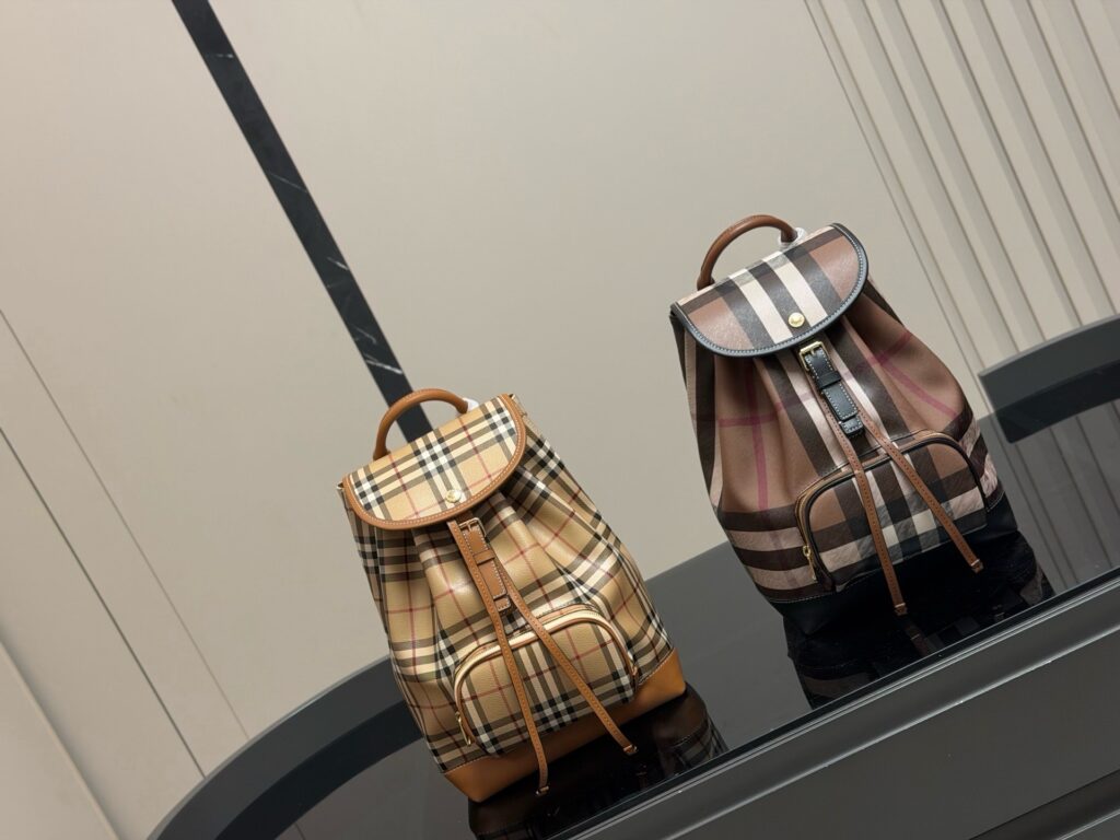 Burberry 728913 Bag Size 24