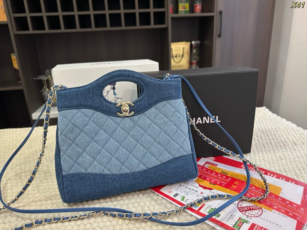 Chanel 729042 Bag Size 23
