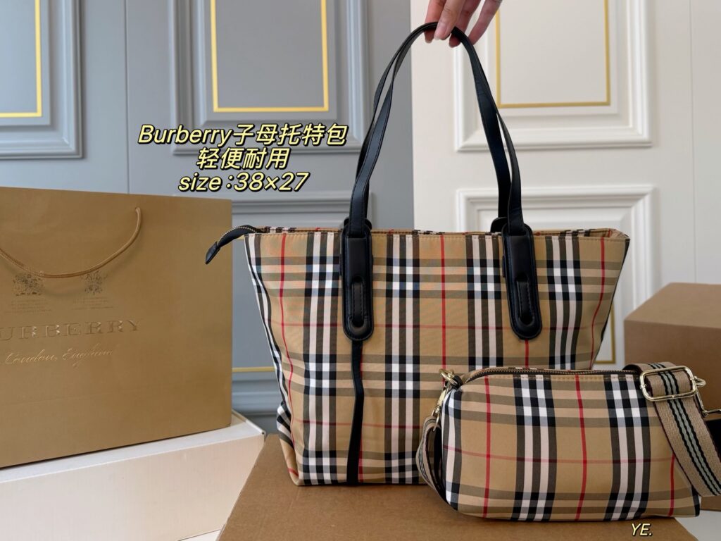 Burberry 980186 Bag Size 38, 27