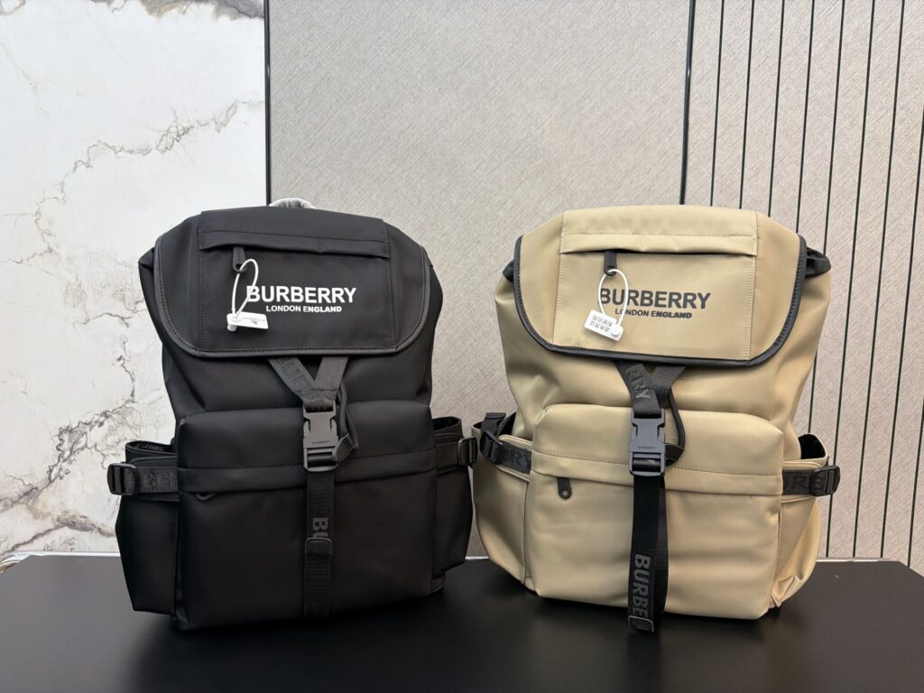Burberry 982592 Bag Size 42, 32